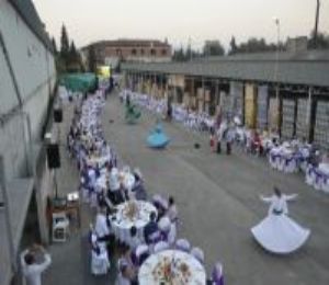 GELENEKSEL İFTAR YEMEĞİNDEN KARELER